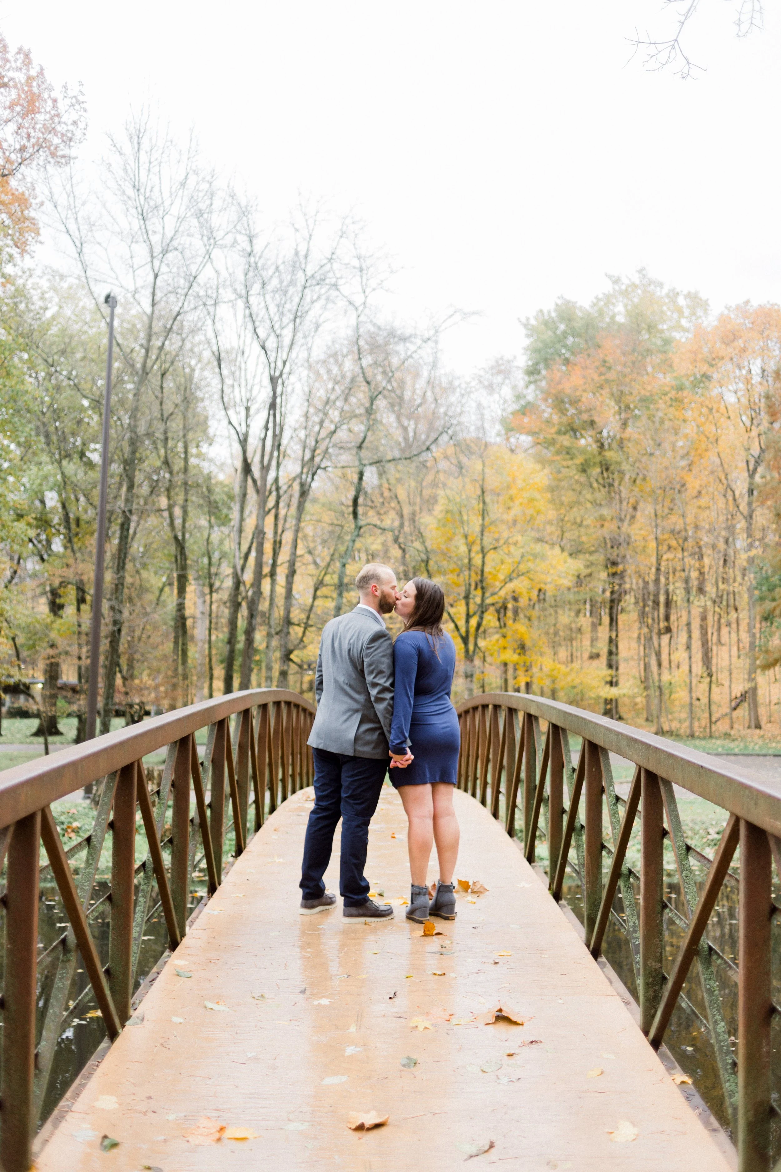 Cool &amp; Cozy Fall Engagement Session at Holcomb Gardens 