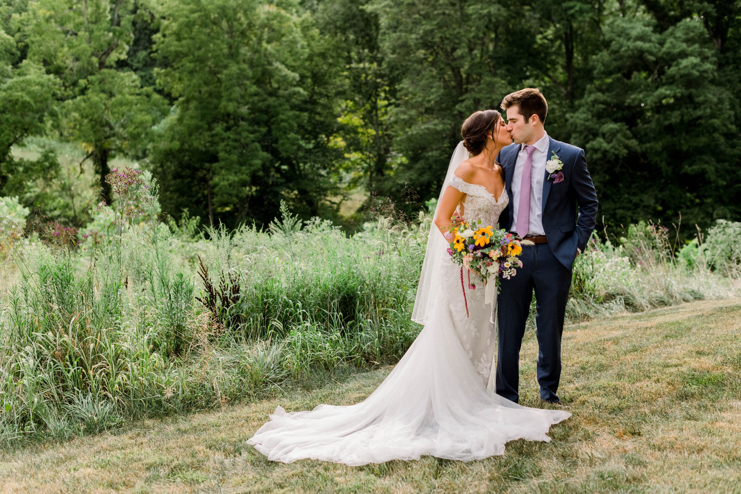 Summer Chic Wedding at The Wilds in Bloomington, Indiana