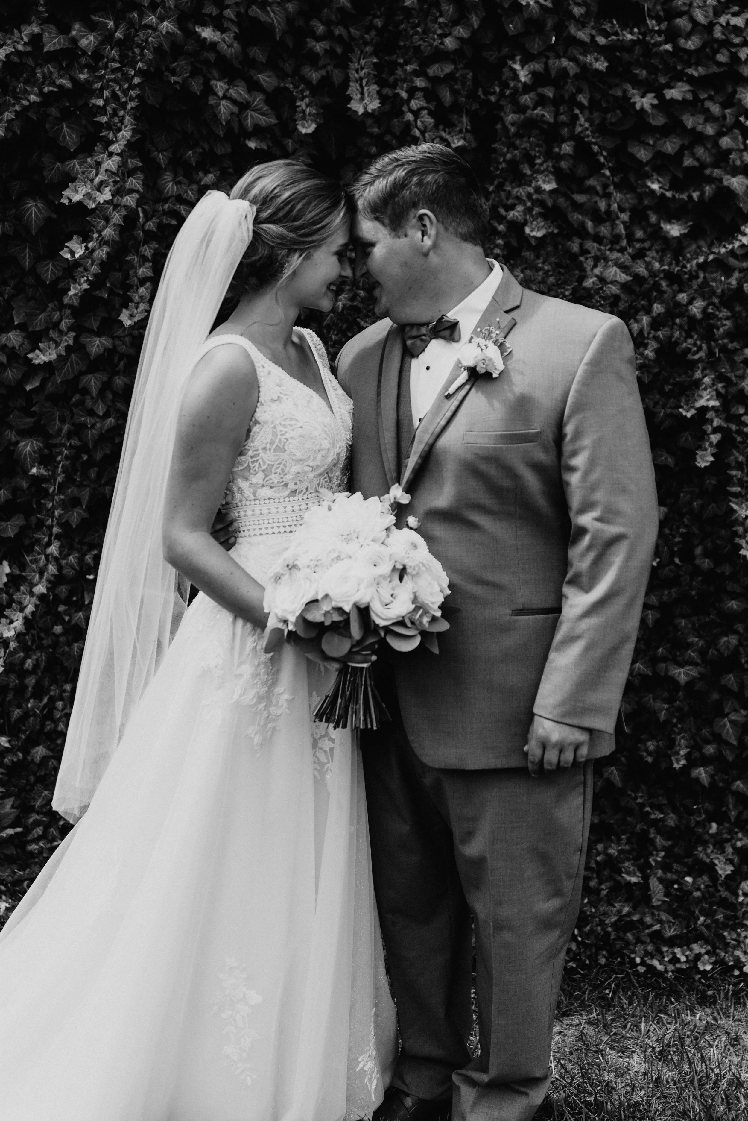 fallsouthernindianamodernfarmchicwedding-31.jpg