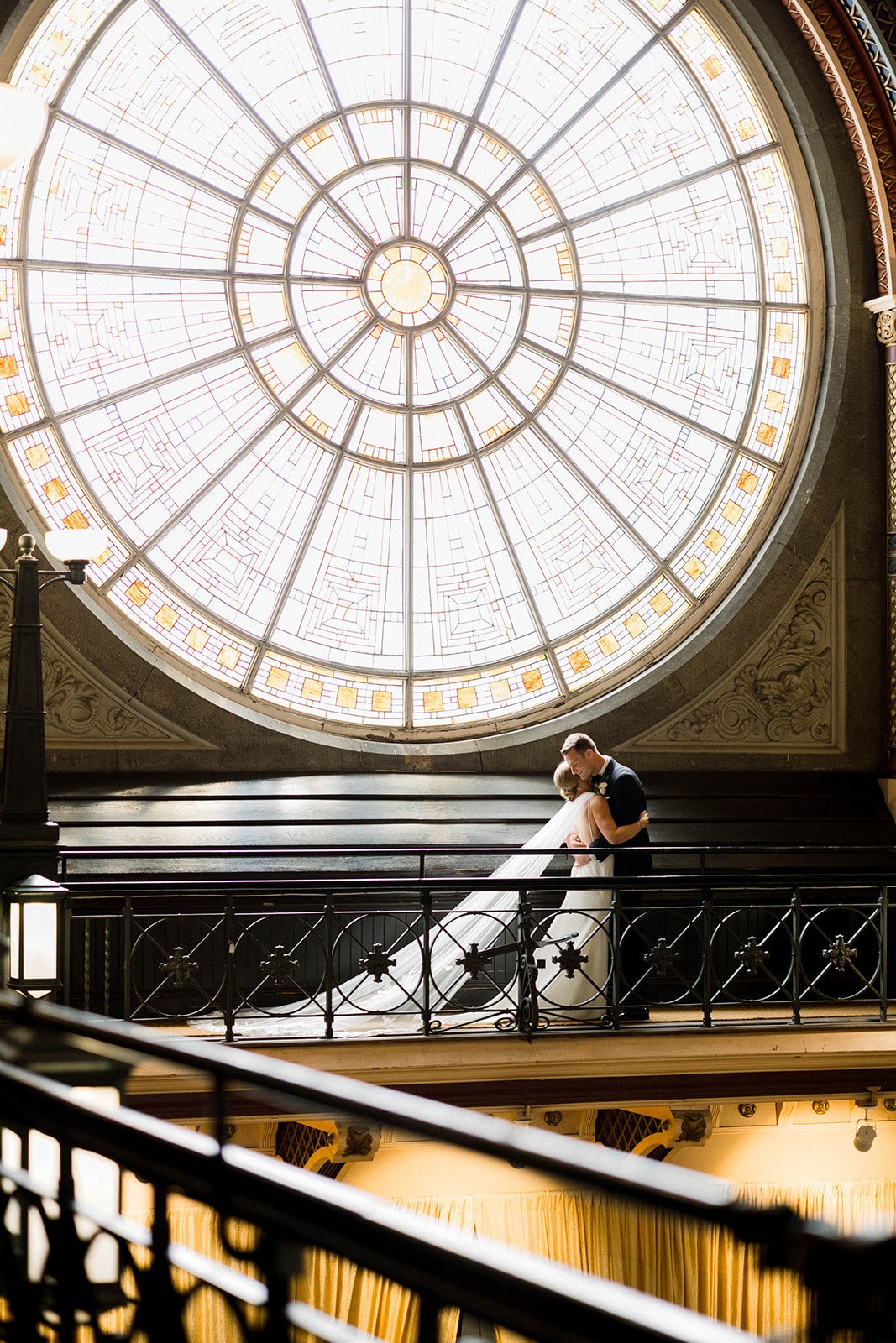 Downtown Indianapolis Summer Wedding At Union Station Crowne Plaza