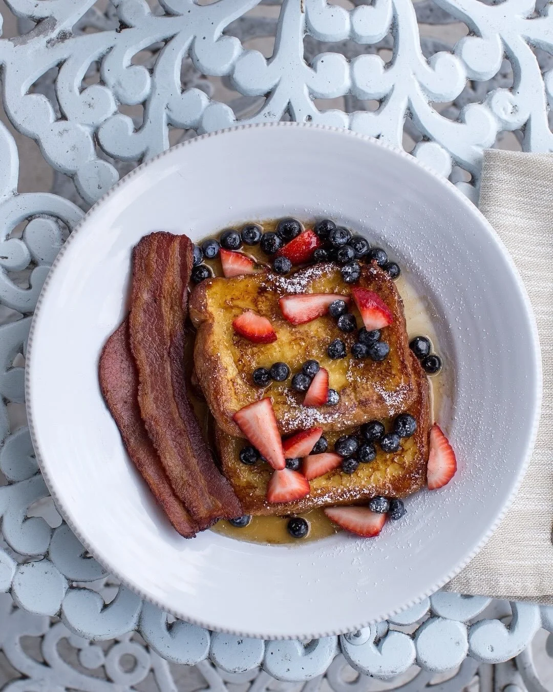 Breakfast, but make it ✨ aesthetic ✨ Our homemade breakfast is included with every stay!

Pair it with a hot cup of coffee while you take in the cozy vibes that our bed &amp; breakfast has to offer. 😍☕🥞 

Book now using the link in our bio.