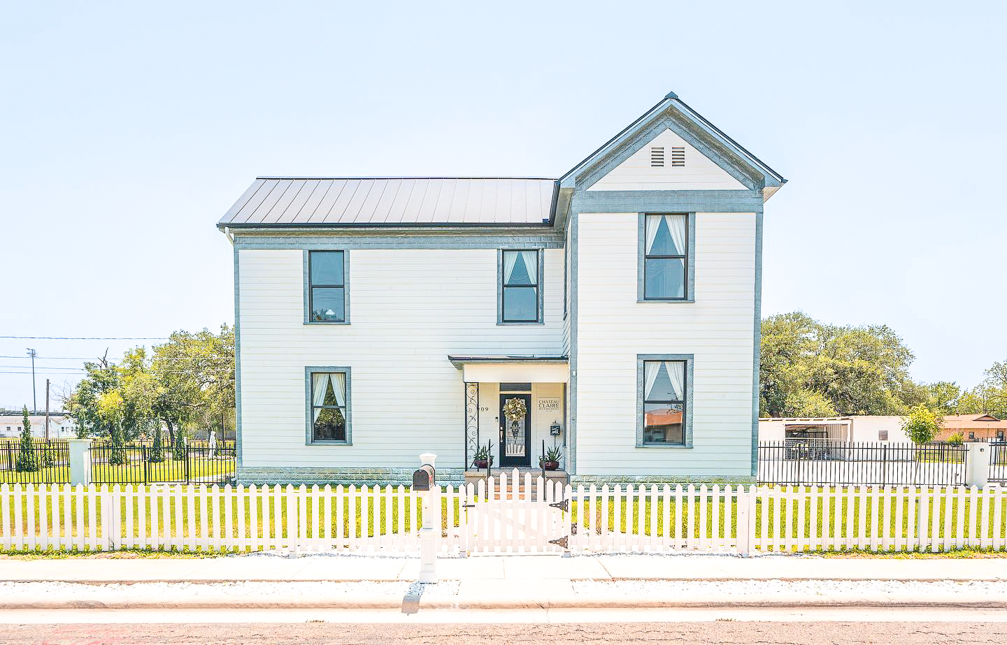 Chateau Claire Boutique Bed and Breakfast