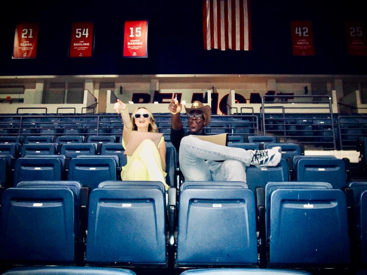 LOOK‼️ over there 👉 it&rsquo;s a ton of students THRILLED for FSLive!!! 🙌😍👀 we want to pack the curb in RED 🔴 in honor of our philanthropy, @stjude &hearts;️&hearts;️ get your tickets and t-shirts down below ⬇️ https://legfi.com/app/merchandise/