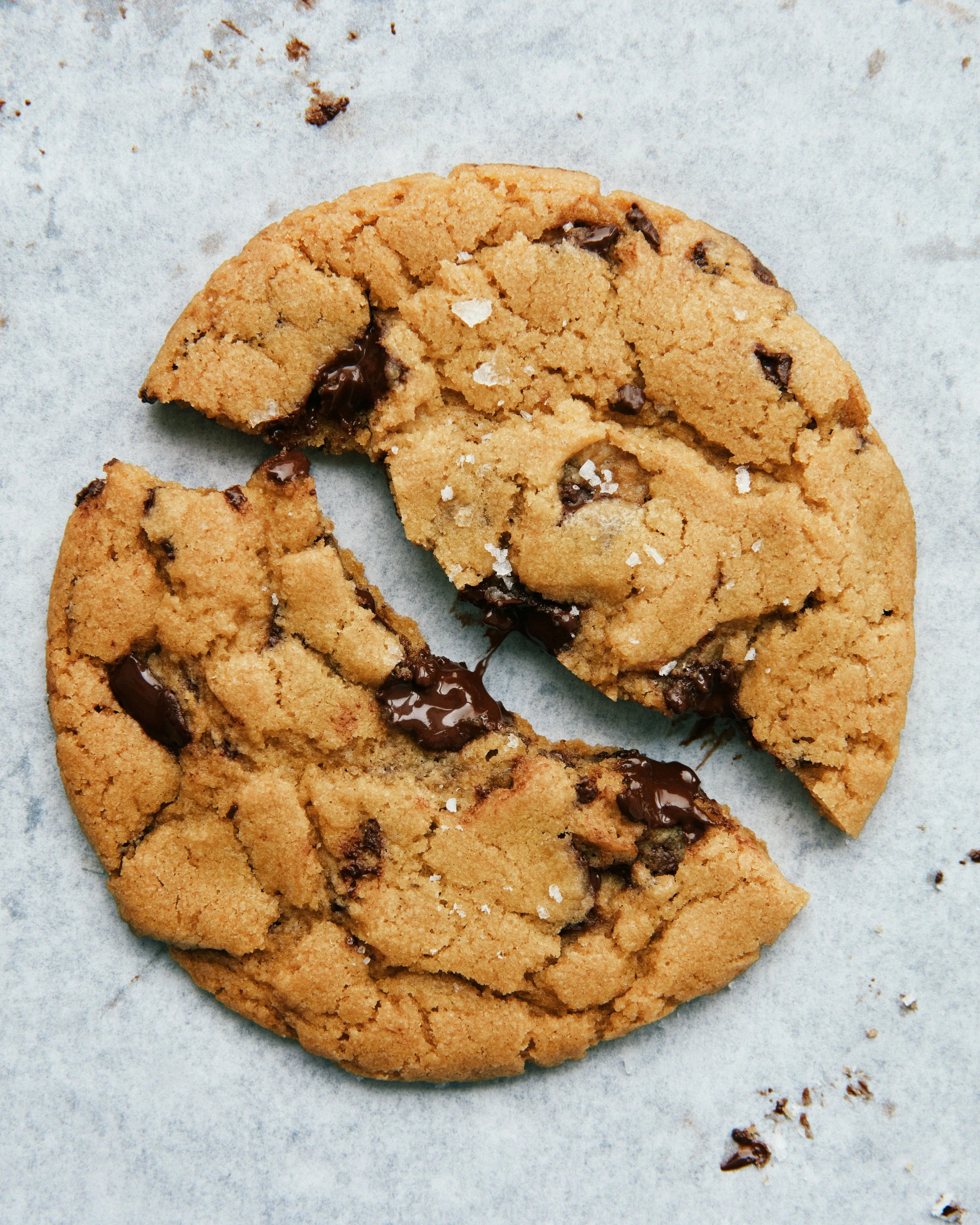 olive-oil-chocolate-chip-cookies_IG_V2_092525_2068_VOG_final.jpg
