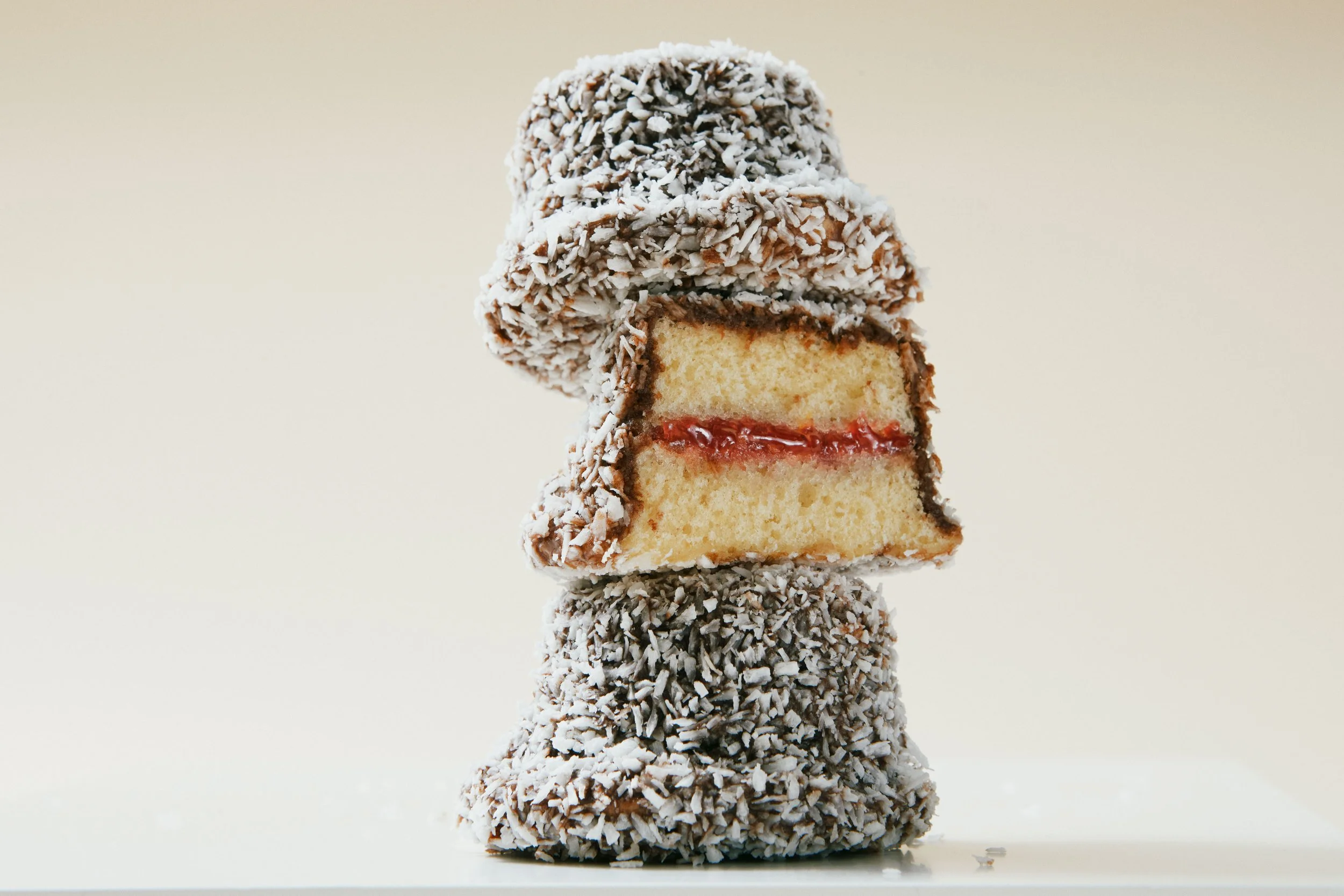 lamingtons_RECIPE_V1_040826_4661_VOG_final.jpg