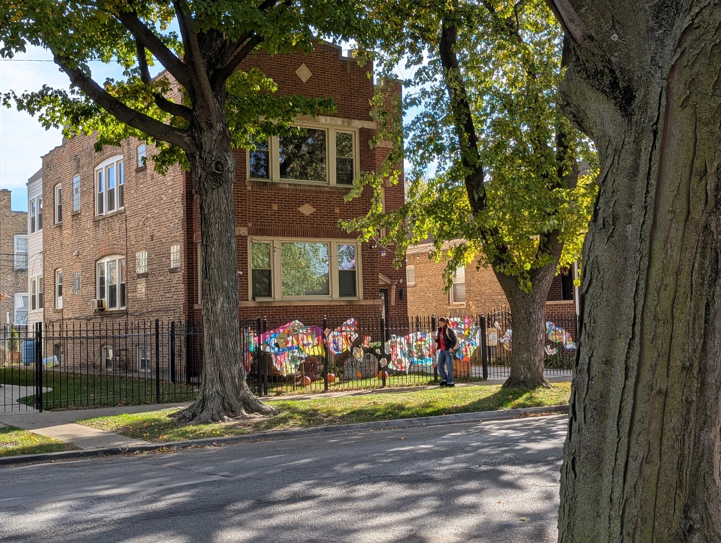 See Through / variable dimensions / flexible plastic packaging, heat, thread, string, fence / 2025