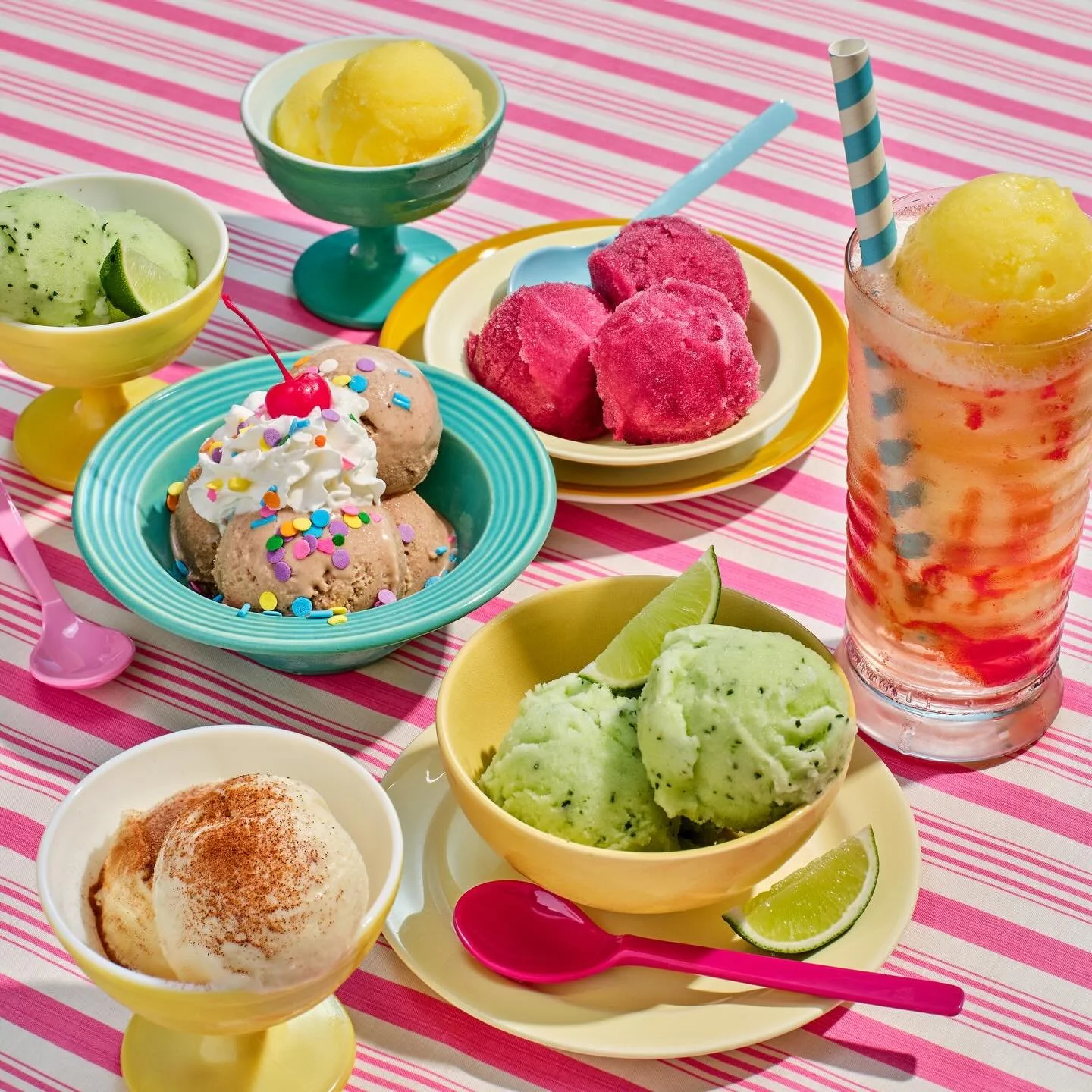 She&rsquo;s giving Easter 🐣 
The rain is gone again and we are looking for a sunny weekend! Perfect DLC weather! 
An ice cream party for Easter? Let&rsquo;s vibe! 

We&rsquo;ll be scoopin @hammerlingwines for first Friday + Sundays @tacososcar ! Pin