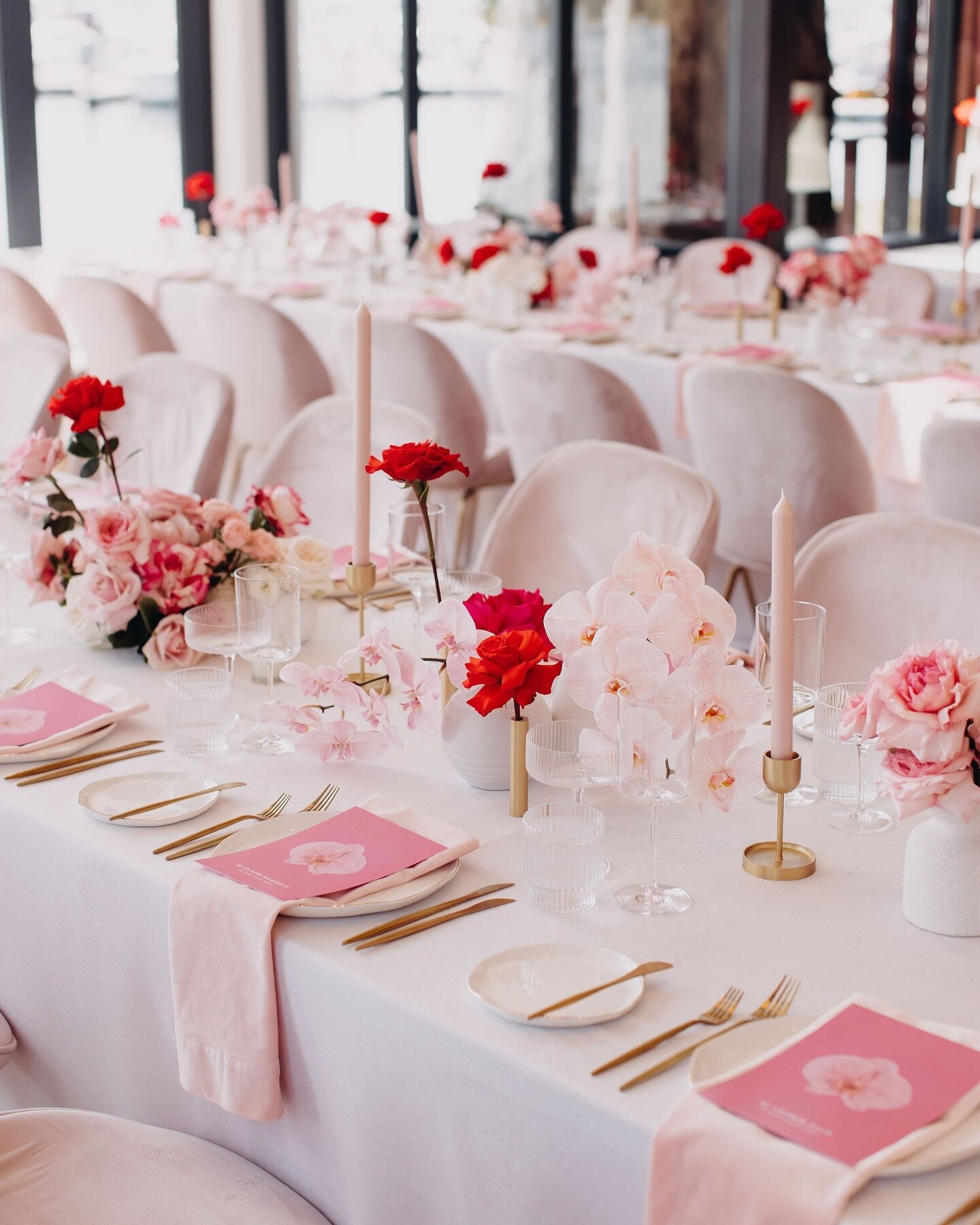 All the pinks 💓

With a little &ldquo;Nina&rdquo; red thrown in for good measure&hellip; Absolute baby shower goals 🎀

Loved every detail of this gorgeous celebration 🫶🏻

&bull;

Image by @ridhwaanmoolla 

#whiteevents #whiteeventsstyle #creators