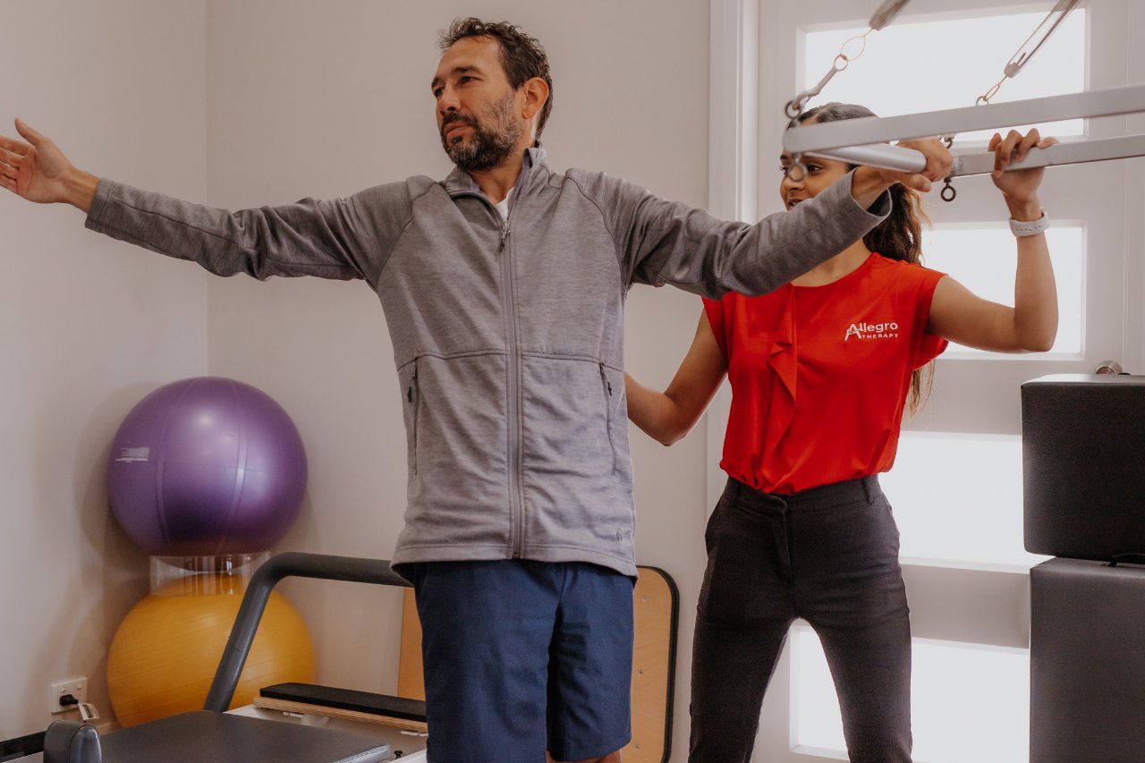 Physiotherapists play a vital role in supporting individuals with MS by assessing physical challenges and enhancing movement and function ❤️

Through exercises and therapies, they improve mobility, balance, and strength, while also providing emotiona