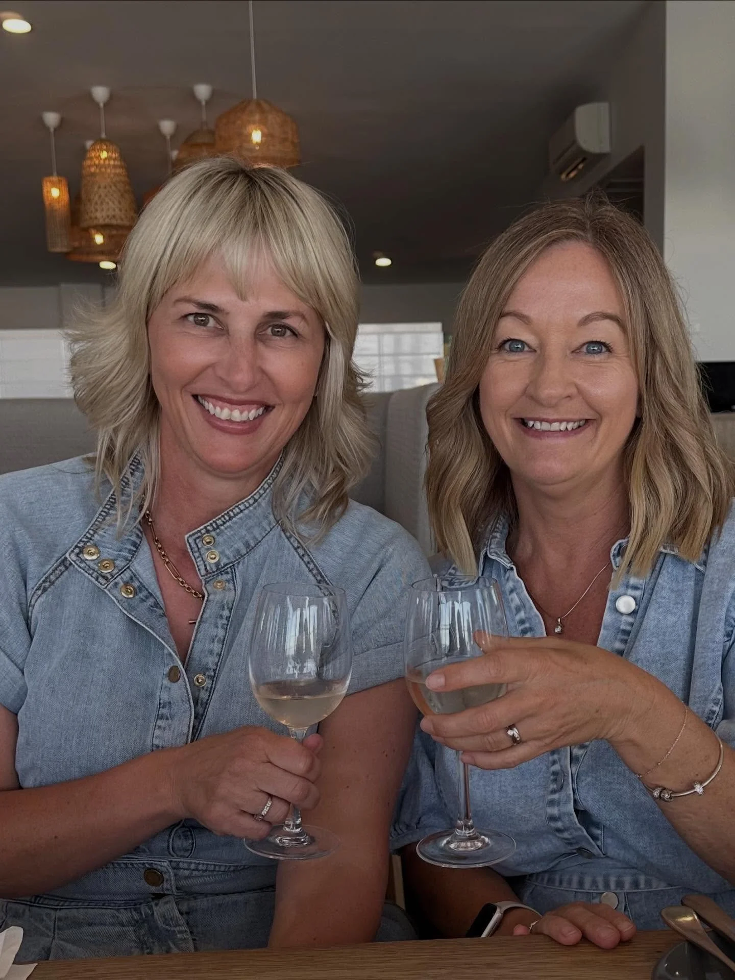 What a difference a year makes &hearts;️
So grateful for this amazing team 🙏