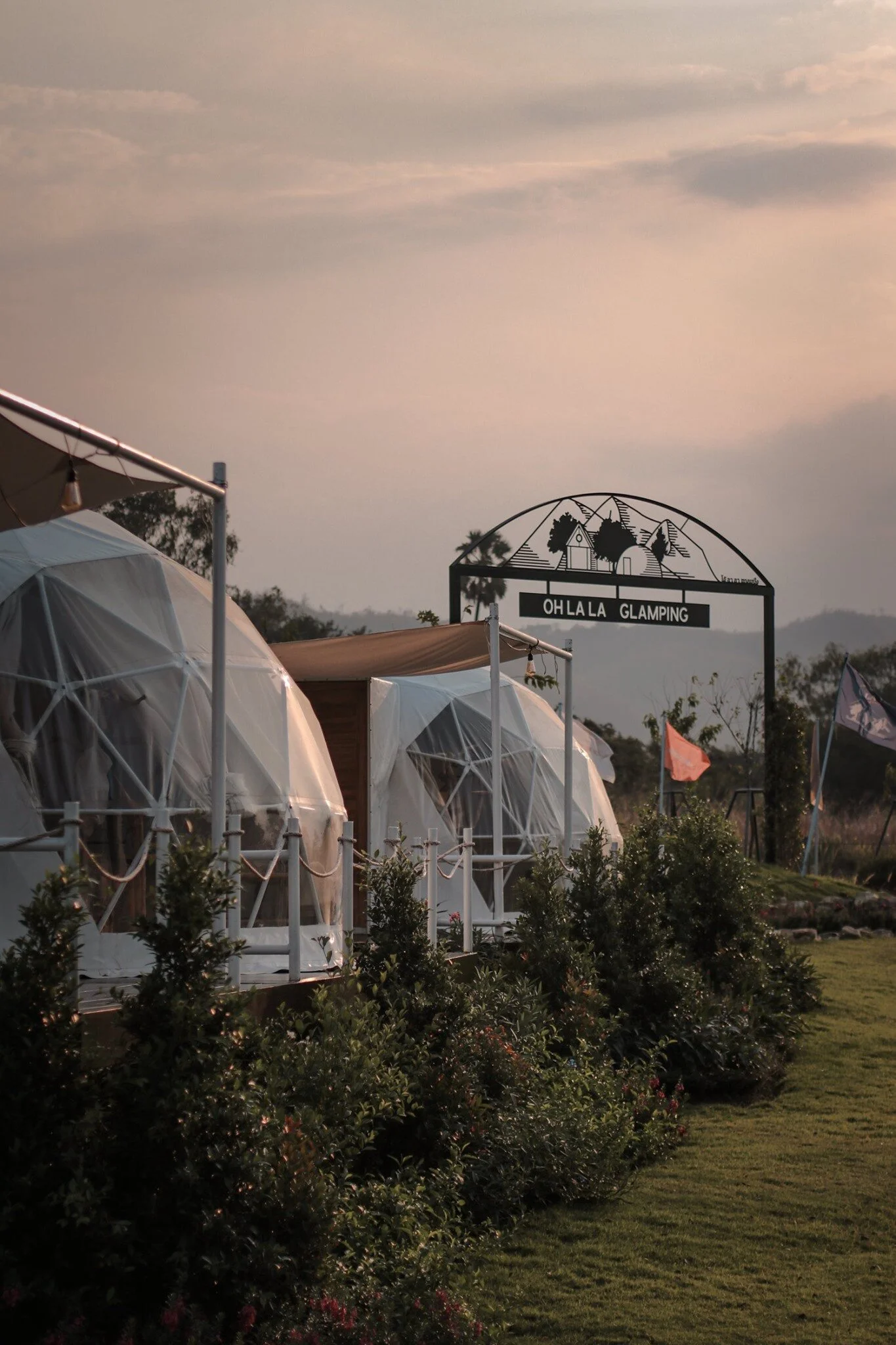 Oh La La Glamping — Thanachit Chouriyagul