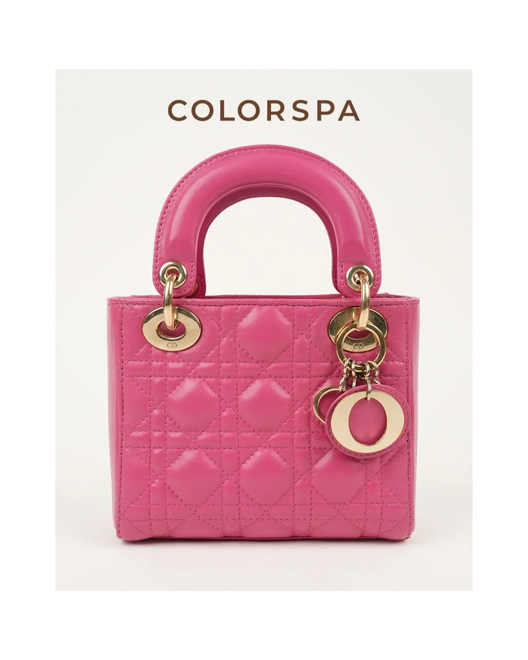 Noticing worn-out handles, peeling leather, or loose hardware on your favorite handbag? ✨
Our expert handbag restoration services are here to bring your luxury pieces back to life.
Swipe to see the stunning transformation and discover how we revived 