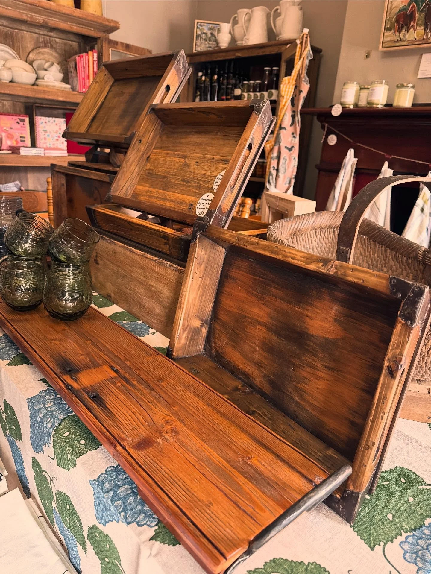 🌿 CREATIONS BY KYMBO 🌿 If you&rsquo;re from Rylstone, you&rsquo;ll know Carol &amp; Kym from their Folkologie days. Kym&rsquo;s craftsmanship has long been admired &mdash; his stunning furniture pieces, made from salvaged historic timbers, are some