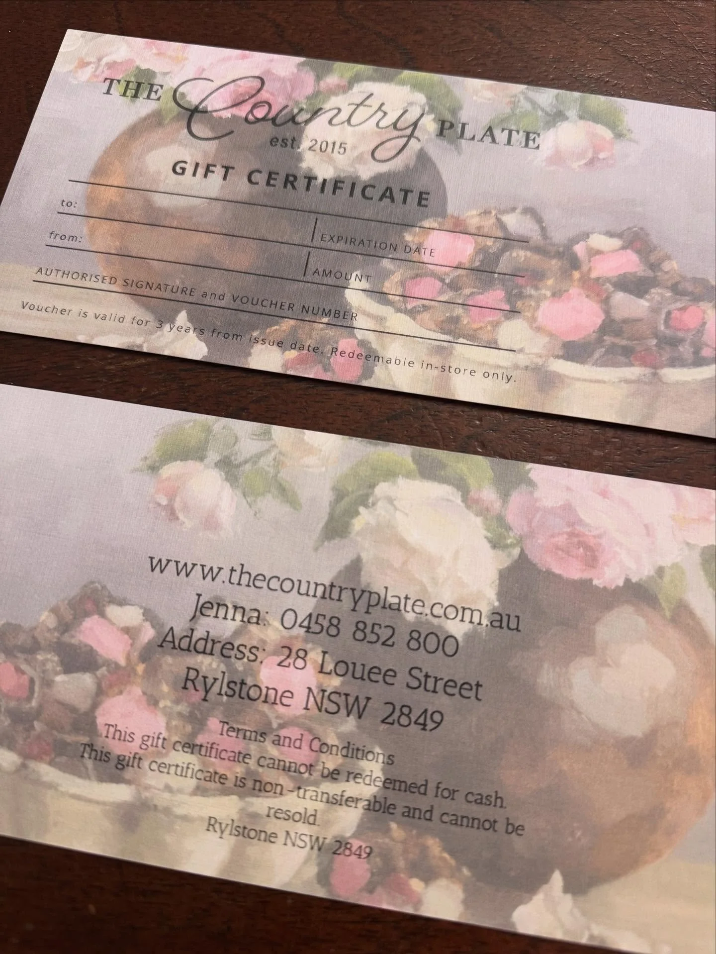 🌿 THE PERFECT LITTLE SOMETHING 🌿
Our gift cards are a beautiful way to let your loved ones choose exactly what they adore from The Country Plate. 

#thecountryplate #giftcards #thoughtfulgifts #smallbusinesslove #australiangifts #handmadeaustralia 