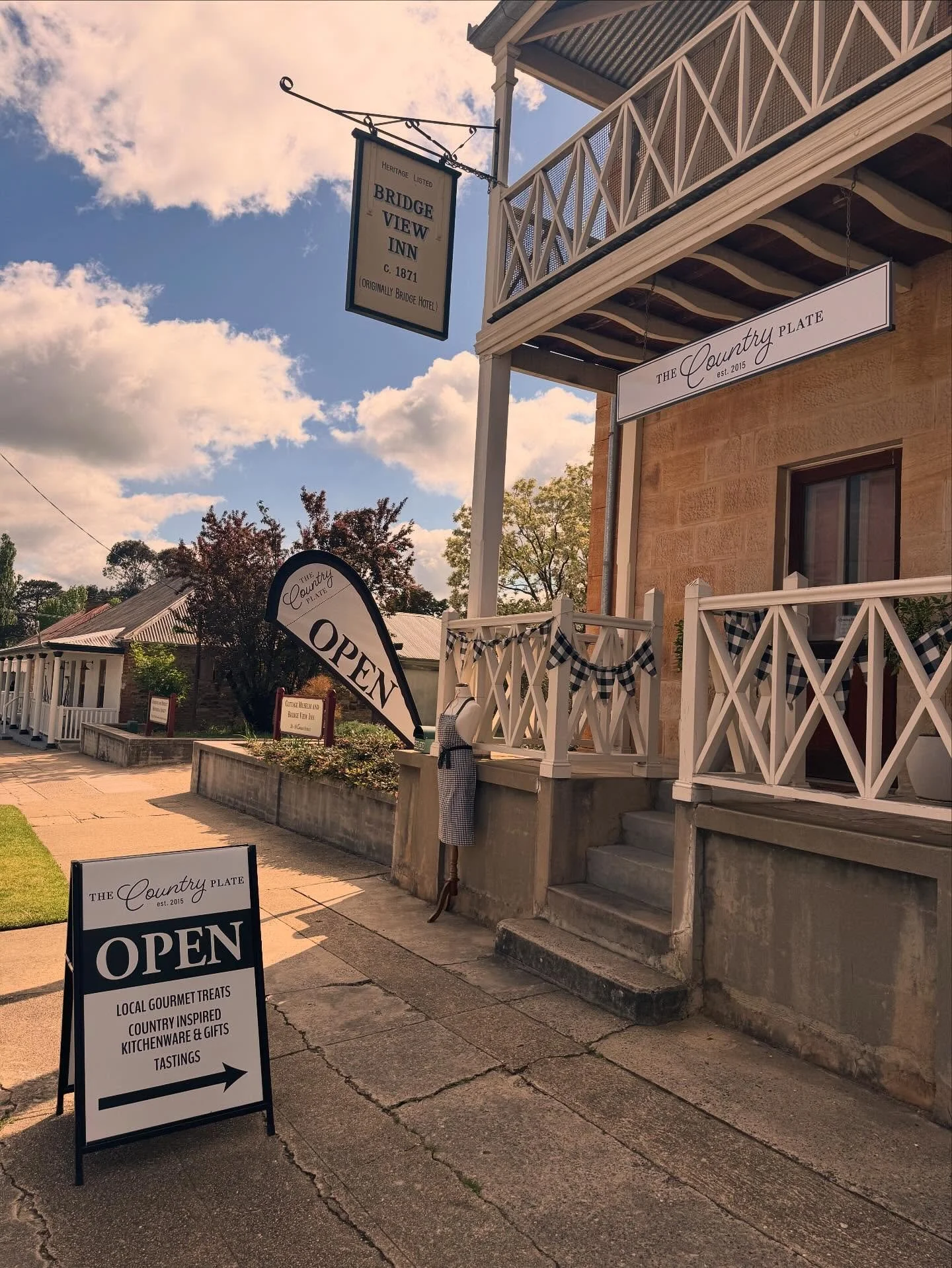 🌿 OPEN ALL WEEKEND 🌿
It’s a spectacular day in Rylstone, so why not come and discover all that our beautiful town has to offer?
Remember our slogan — “All Roads Lead to Rylstone.”
Open 10am - 3pm all weekend.
#rylstone #ka