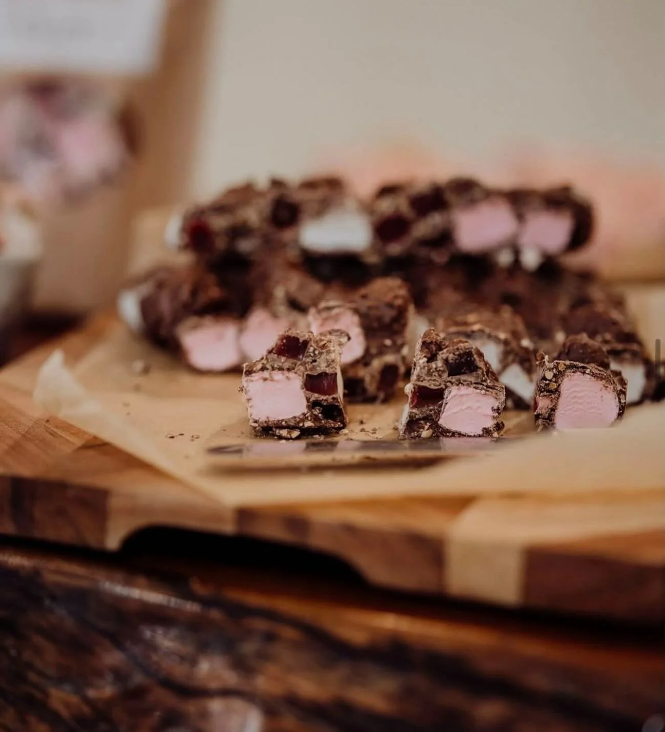 🌿 RYLSTONE ROAD 🌿
Our original and best-loved rocky road — the one that started it all. Handmade in small batches right here in Rylstone. 
A local favourite for good reason. 
#rylstone #kandos #mudgee #shopsmall #shoplocal #mudgeeregion #ryl