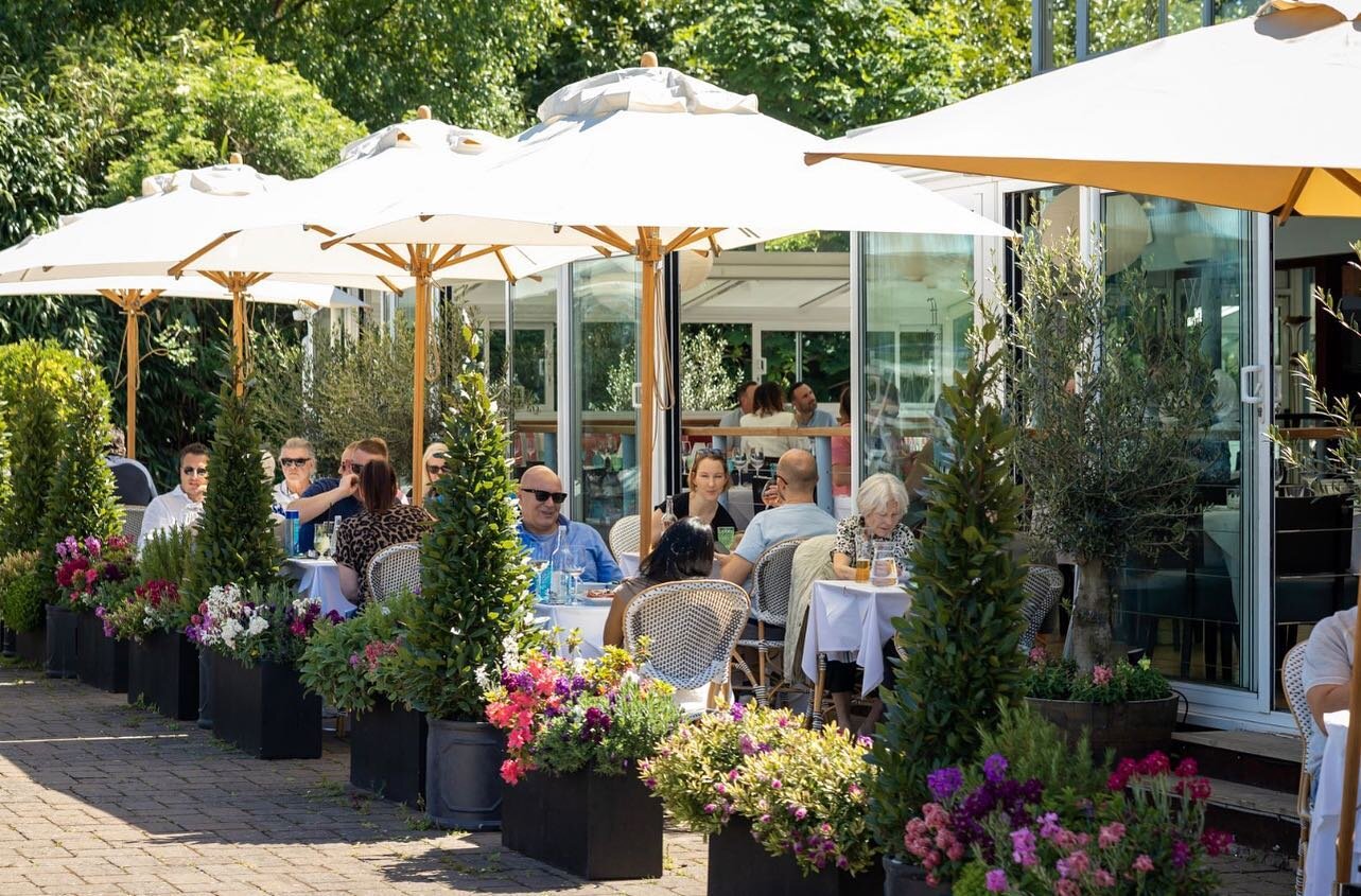 Bring on the Sunshine 🌞 The terrace at the Wharf will be open from next weekend .  Make sure you book your space in Teddington&rsquo;s most fashionable restaurant . #bestrestaurants #riversiderestaurant #teddingtontown #teddingtonlocal #teddingtonnu