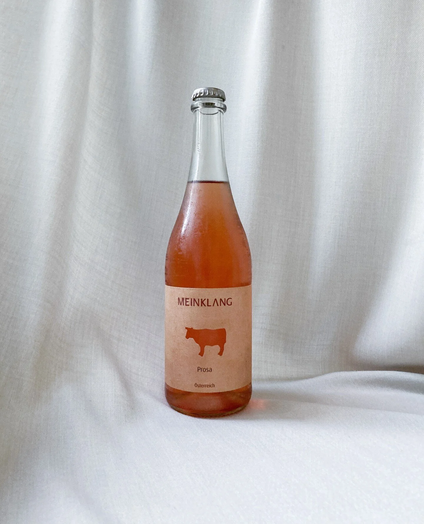 Stock up on your wine selection for the weekend 🍷🍷🍷⁠
Meinklang from Austria, a fresh and lightly sparkling Pinot Noir with sweet floral notes. 230kr per bottle - available at the N&oslash;rrebro store. ⁠
⁠
⁠
#pacificpowerfood #raw #healthy #pokebo