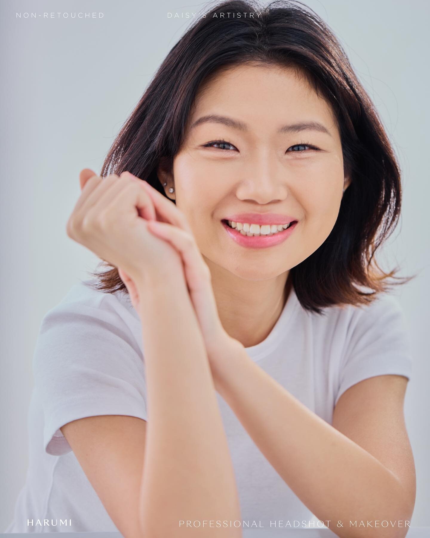 Harumi 🤍 Professional Shoot (Headshot &amp; Lifestyle)

During this one-hour shoot, we experimented with various wardrobe choices and poses. Simplistic outfits like this one often result in an uncomplicated and polished image which I love 🥰