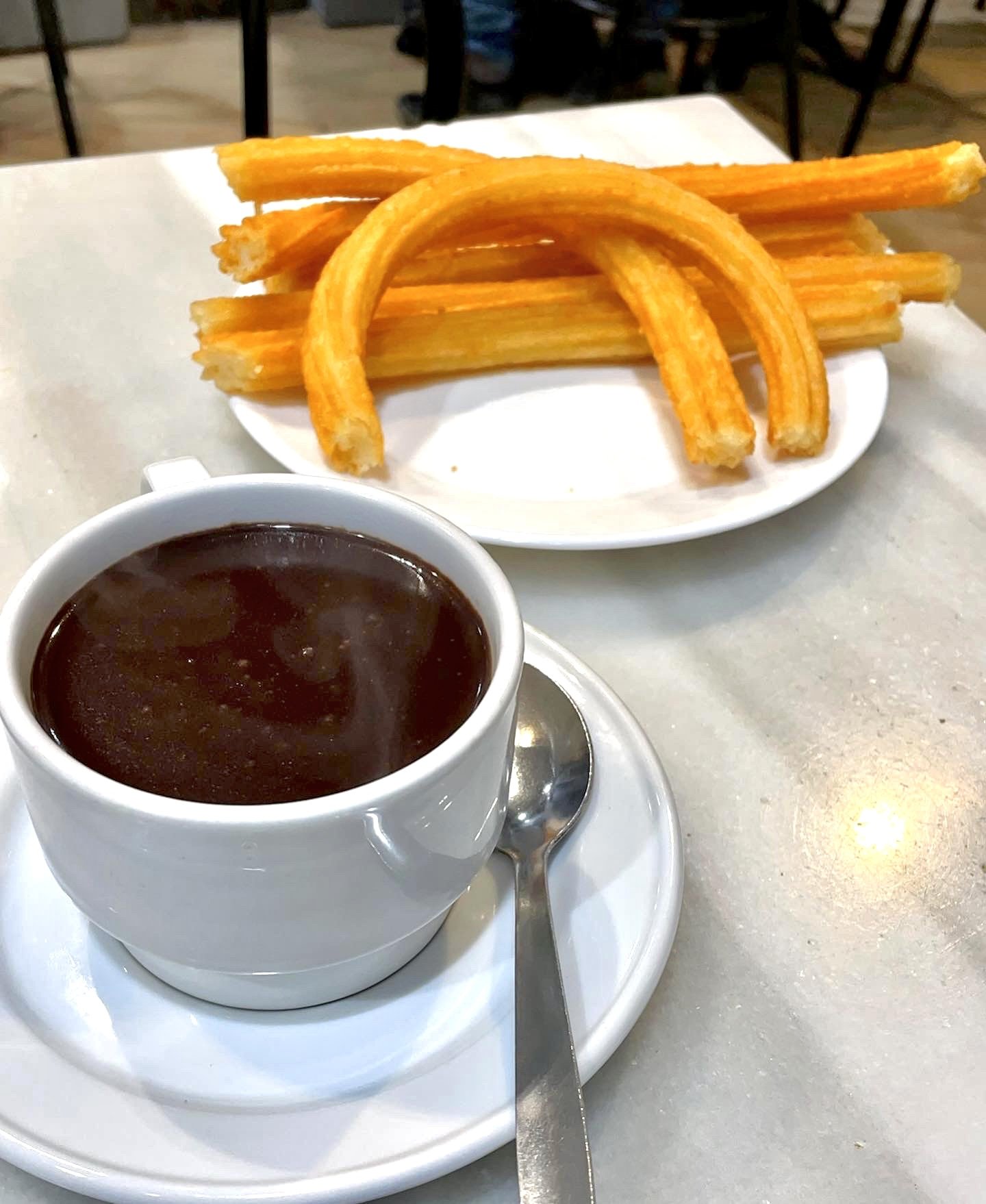 Chocolate with 6 Churros