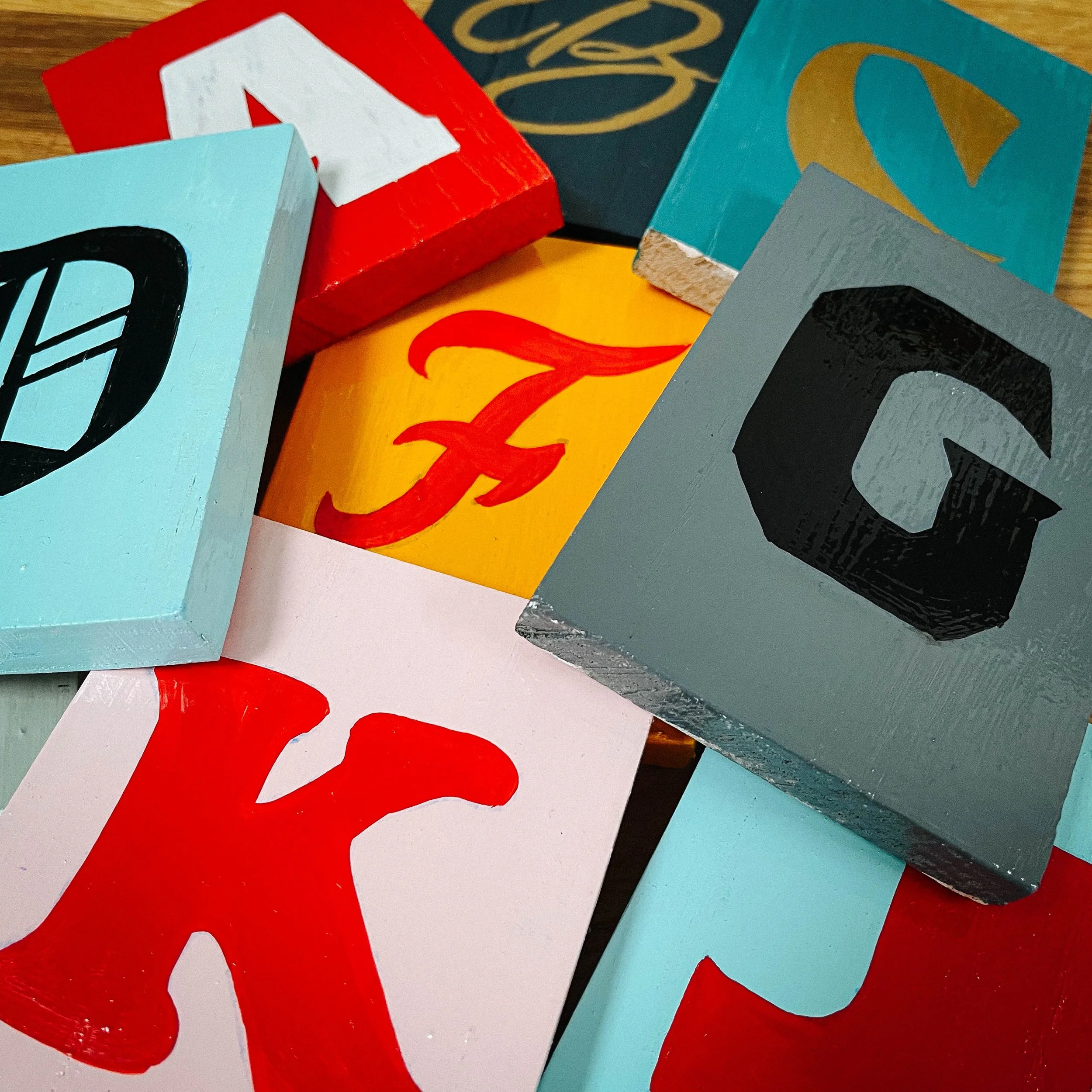 Rich C Studio. Traditional hand-painted sign writing studio based in Frome. Services include brand identity, custom logos to book layouts and printed material alongside shop facias and A-Boards.