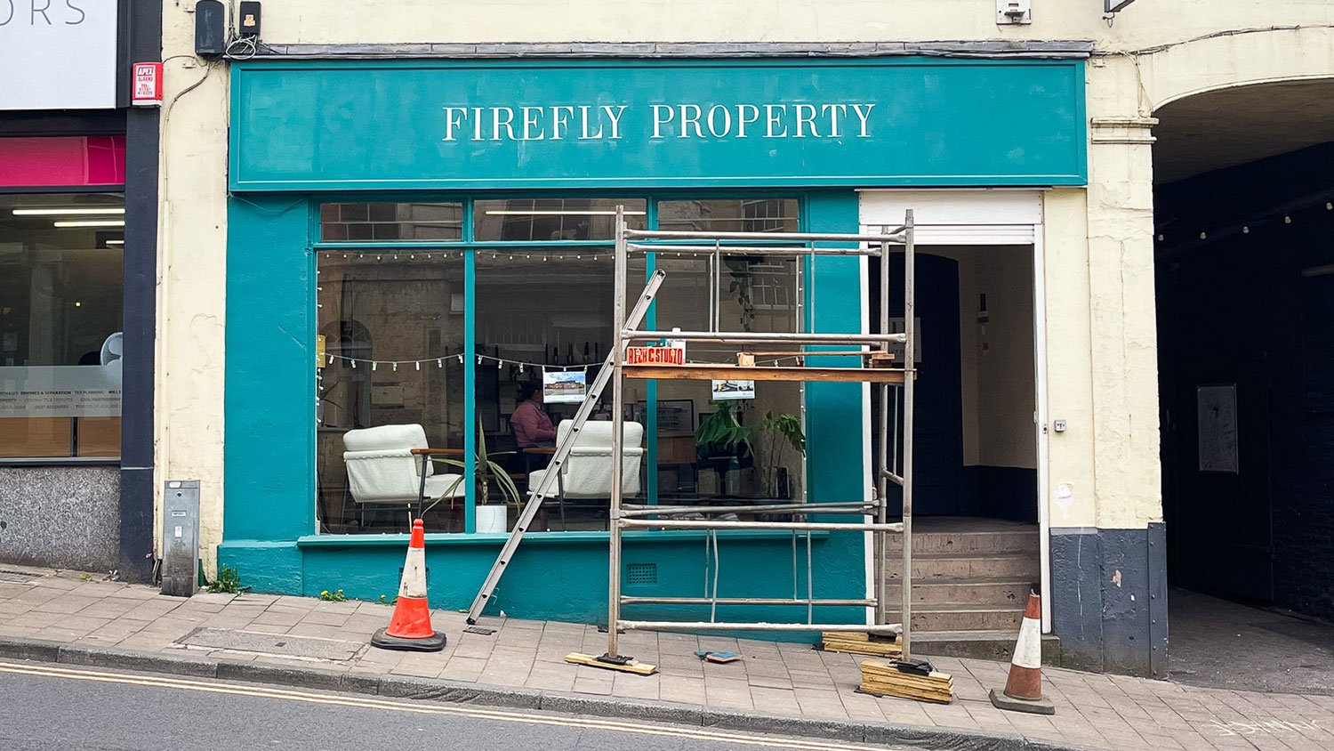 Firefly Property, Bath Street, Frome. Hand-painted shopfront by Rich C Studio, sign painting and graphic design studio, Frome.