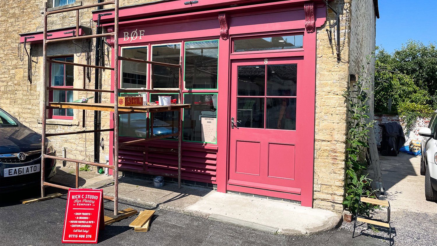 BØF the butchers, 8 Baker Street, Frome. Hand-painted shopfront by Rich C Studio, sign painting and graphic design studio, Frome.