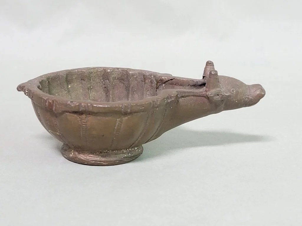 199_Lot_67_Antique_bronze_figural_oil_lamp.jpg