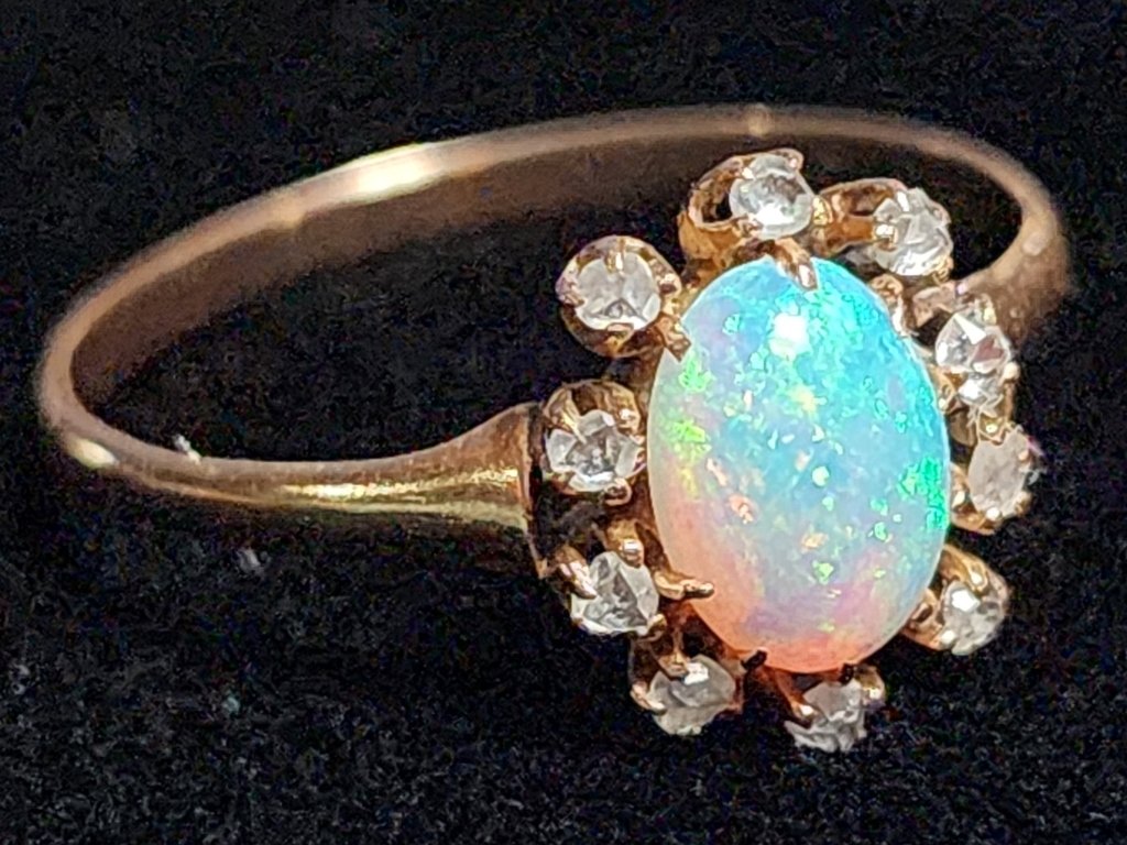 016 - Lot 340h - 14k gold, opal women's ring.jpg