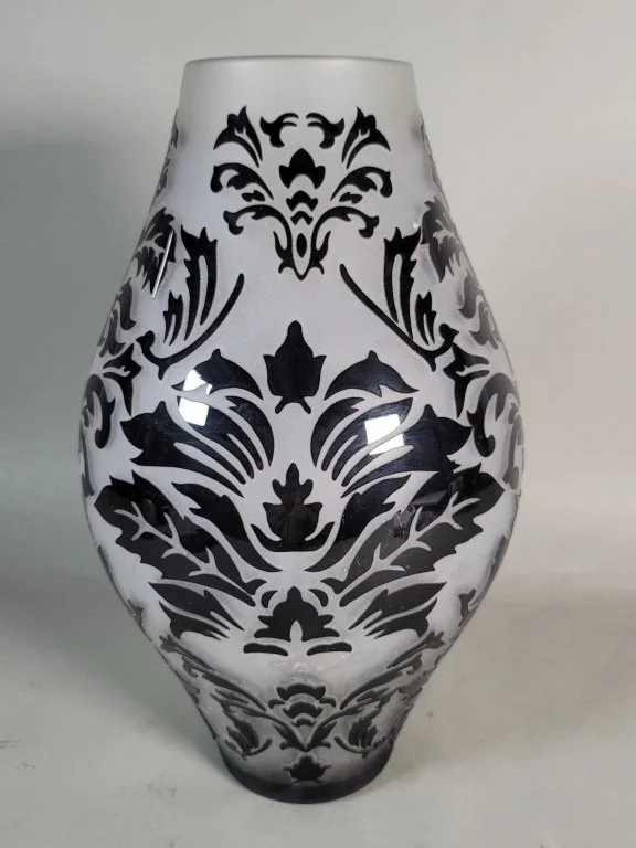 167_Lot_500_Frosted_art_glass_floral_vase.jpg