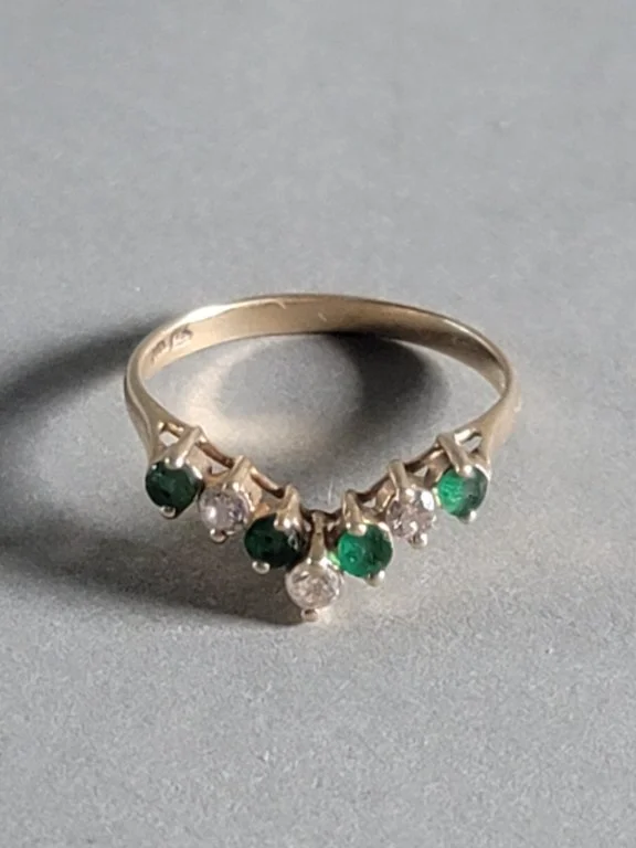 034_Lot_522_14k_gold_emerald_and_diamond_ring.jpg