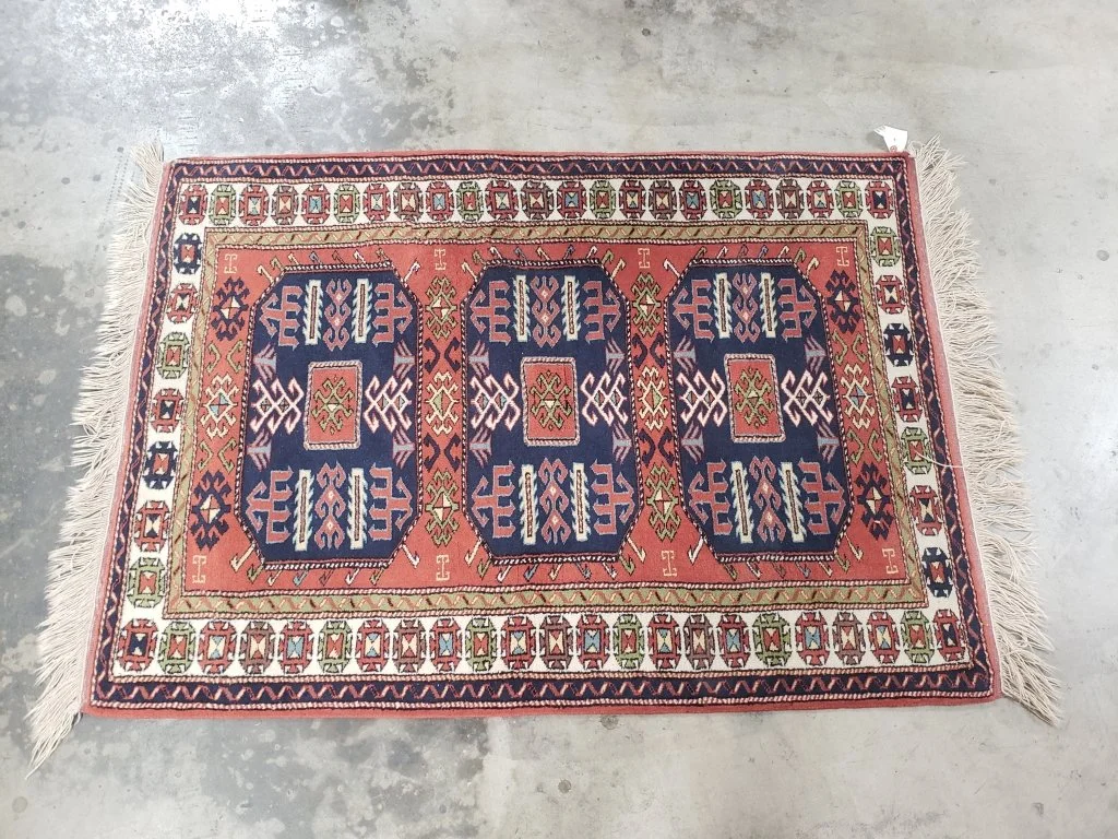 098_Lot_177_Vintage_hand_woven_rug.jpg
