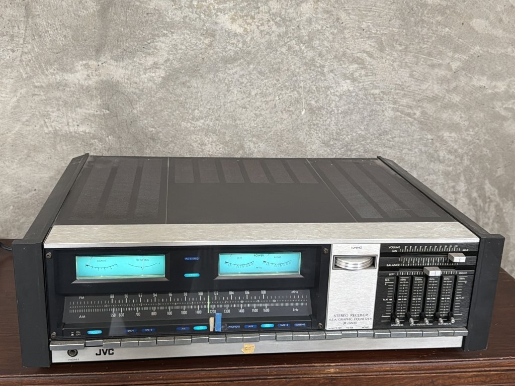 120_Lot_86_S.E.A._JR-S600_graphic_equalizer_and_stereo_receiver.jpg