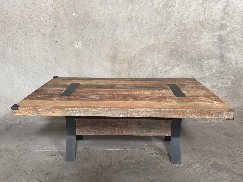 164_Lot_283_Thomas_Bina_Tyson_dining_table.jpg