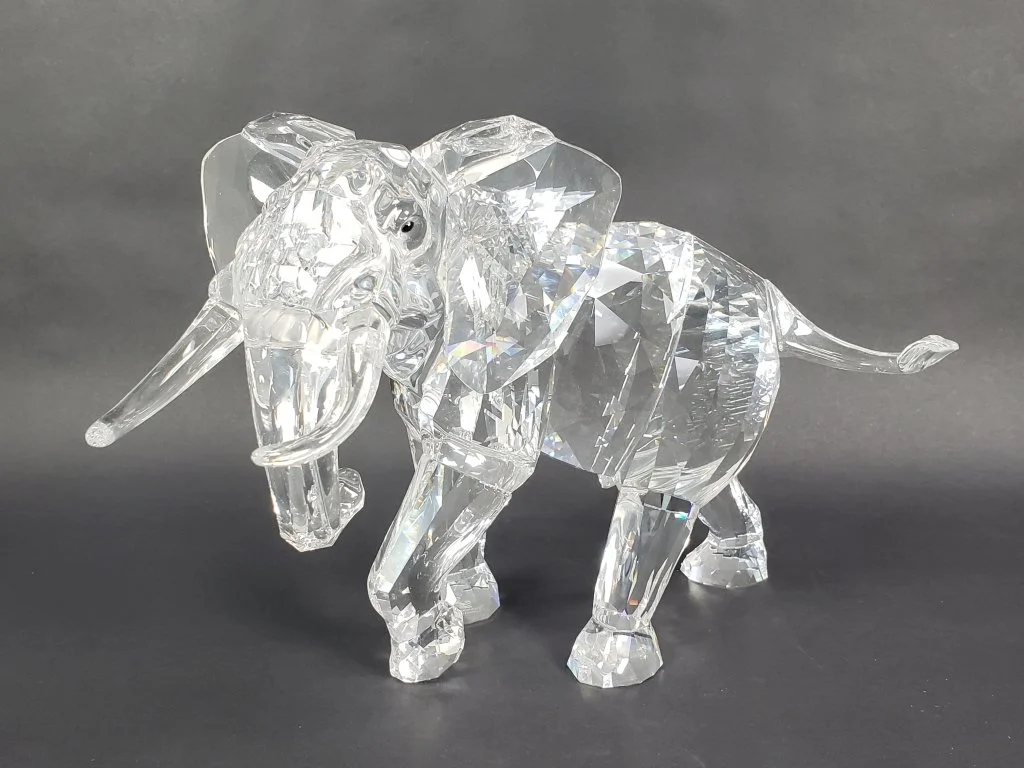 083_Lot_48_Swarovski_Crystal_mother_elephant_figurine.jpg