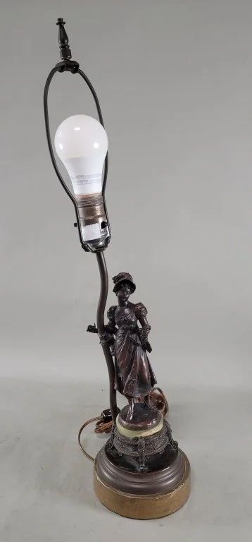 193_Lot_610_Antique_French_bronze_figural_table_lamp.jpg