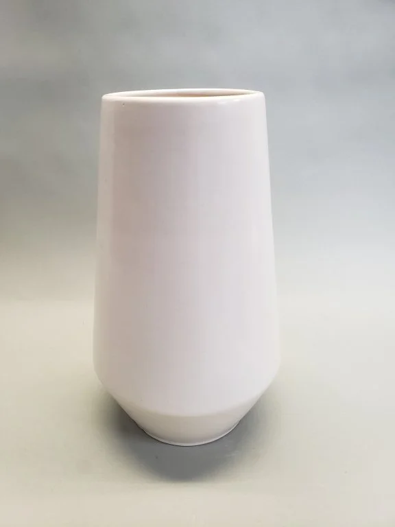 193 - Lot 400 - Mid-century Modern Bauer pottery vase.jpg