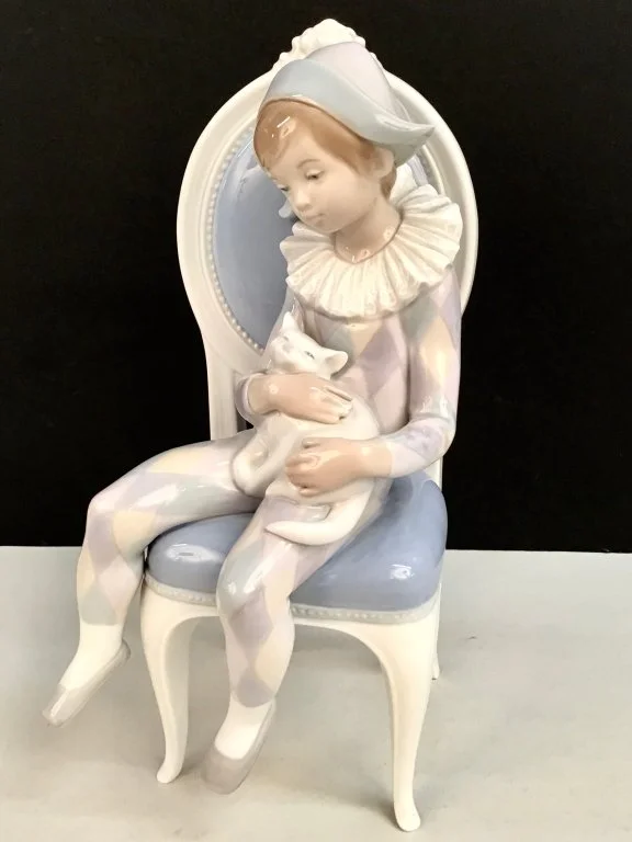 166 - Lot 505 - Vintage Lladró Young Harlequin figure #1229.jpg