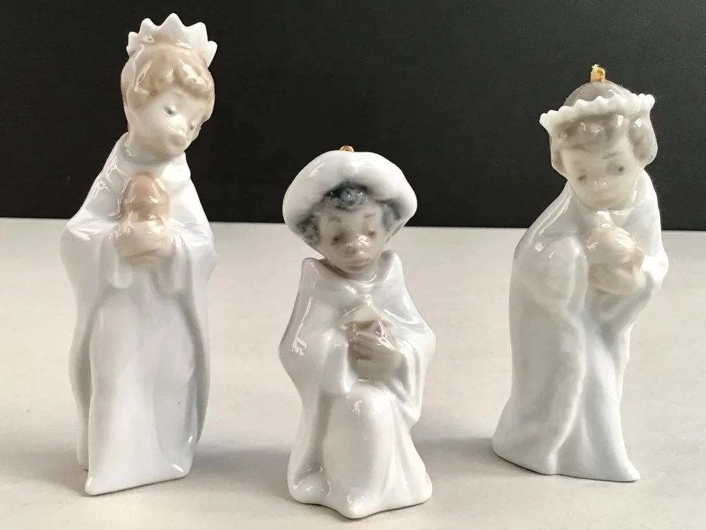 172 - Lot 482 - Set of 3 Lladro Three Kings Nativity.jpg