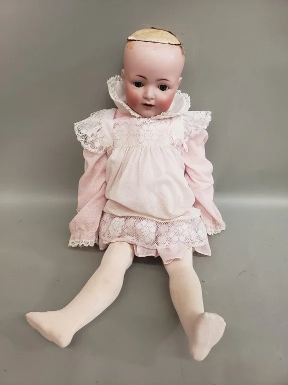 079_Lot_400_Vintage_Simon_and_Halbig_porcelain_doll.jpg