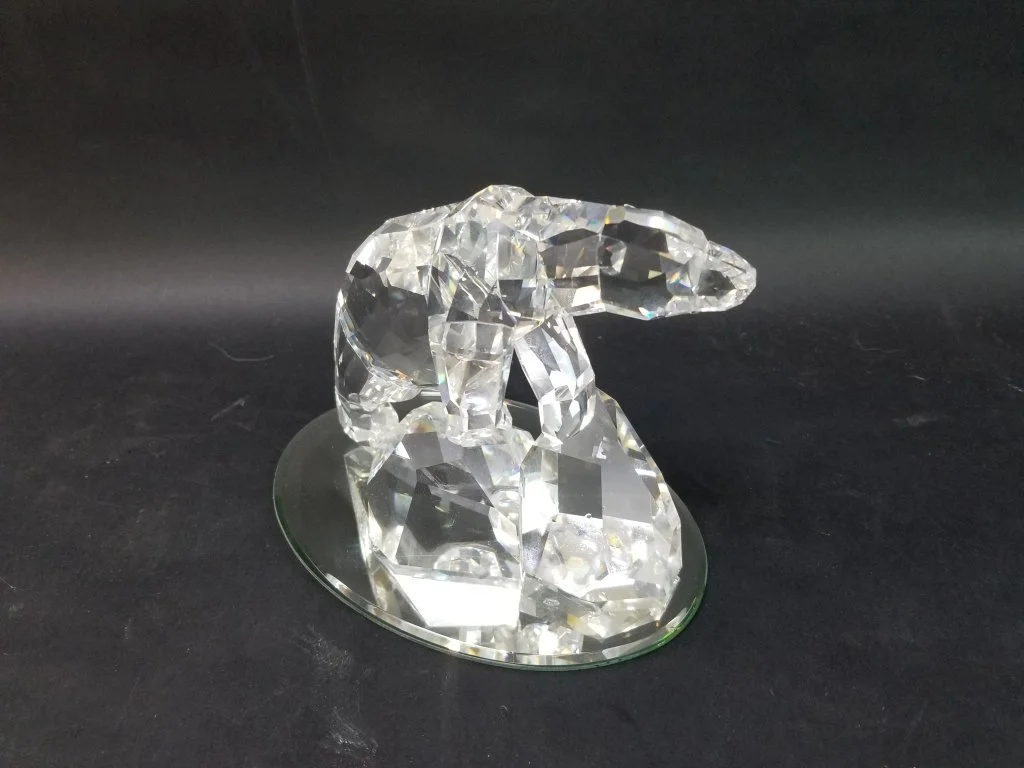 080_Lot_16_Swarovski_Nanuc_Polar_Bear_sculpture.jpg