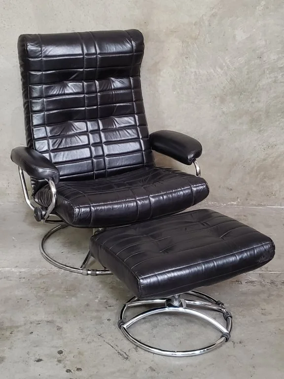 024 - Lot 527 - Ekornes leather and chrome stressless chair with.jpg
