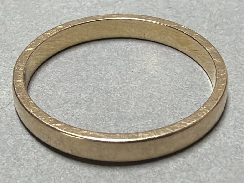 106_Lot_64_14k_gold_ring.jpg