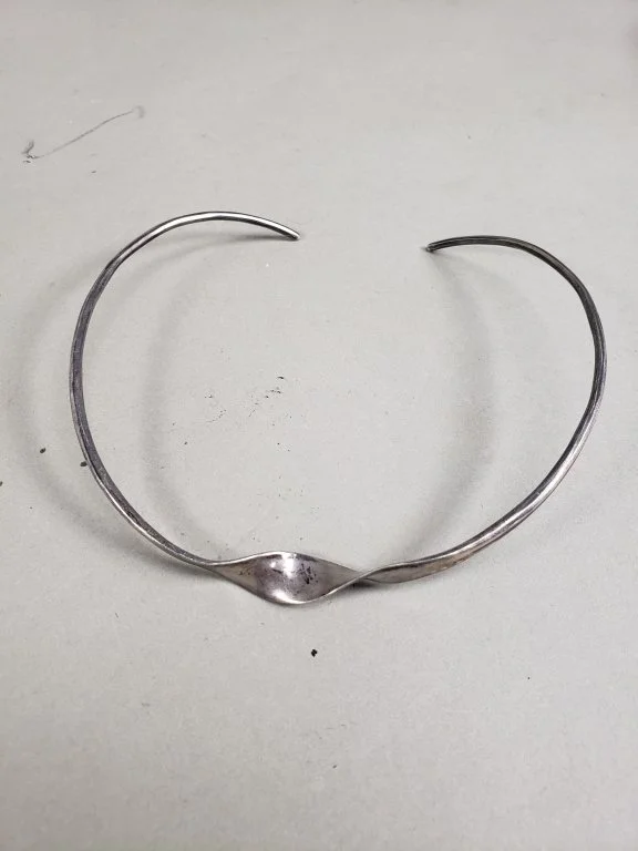 194 - Lot 276 - Sterling silver modernist style choker.jpg