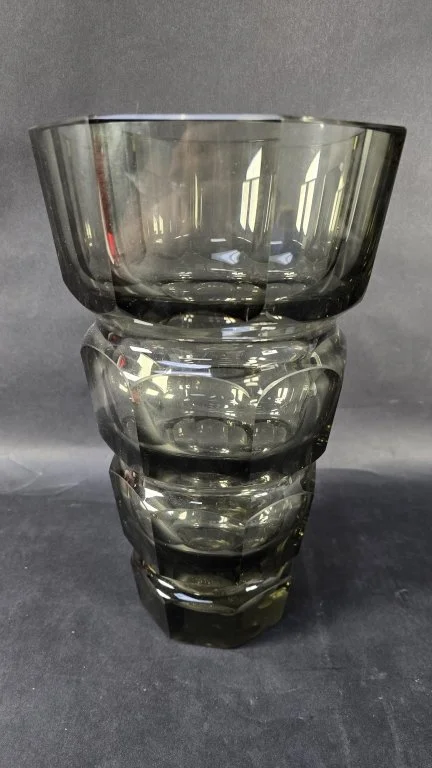 200_Lot_11_Josef_Hoffmann_for_Moser_Art_Deco_smoked_crystal.jpg