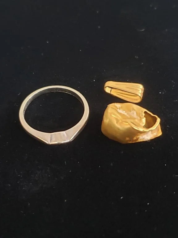 019_Lot_483_14k_gold_ring_dental_crown_and_scrap_piece.jpg