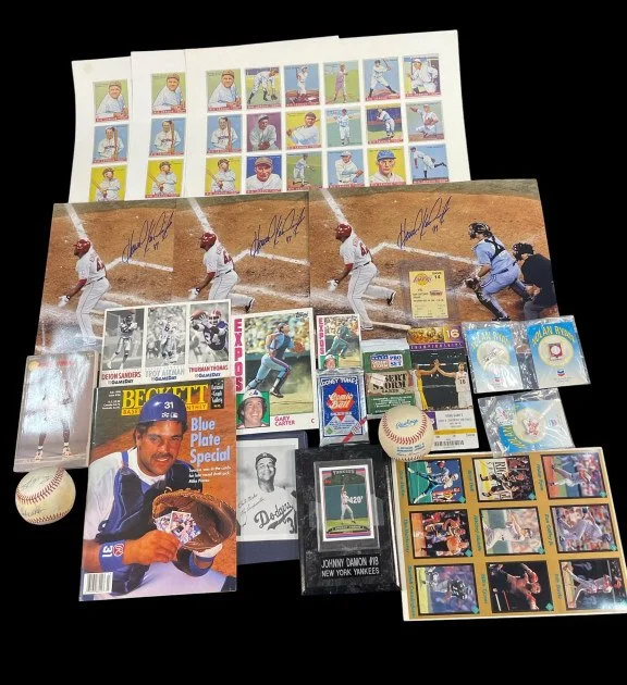 076_Lot_337h_Large_lot_of_sports_collectibles.jpg