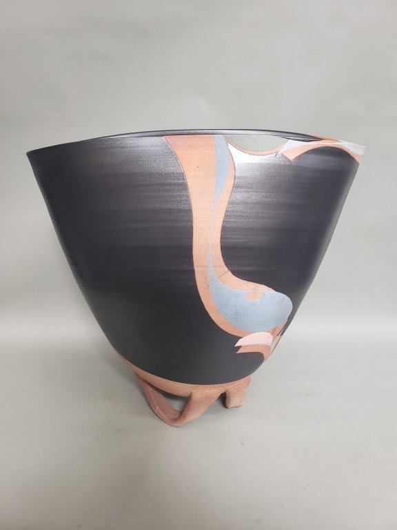 041_Lot_467_Hiroshi_Miyamoto_terracotta_vessel.jpg