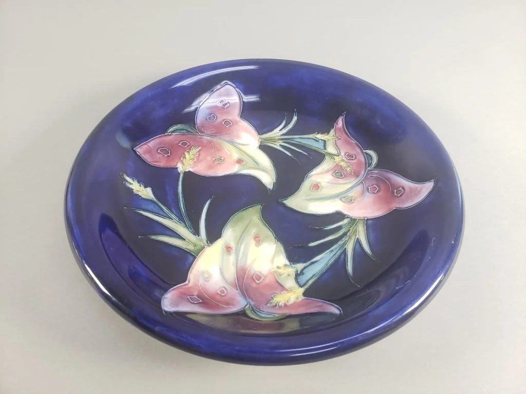 178_Lot_19_Moorcroft_England_art_pottery_bowl_with.jpg