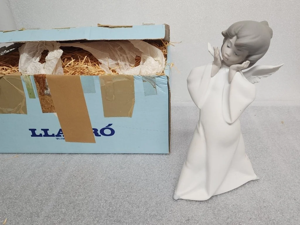 058 - Lot 314h - Vintage Lladro porcelain sculpture made in Spain.jpg